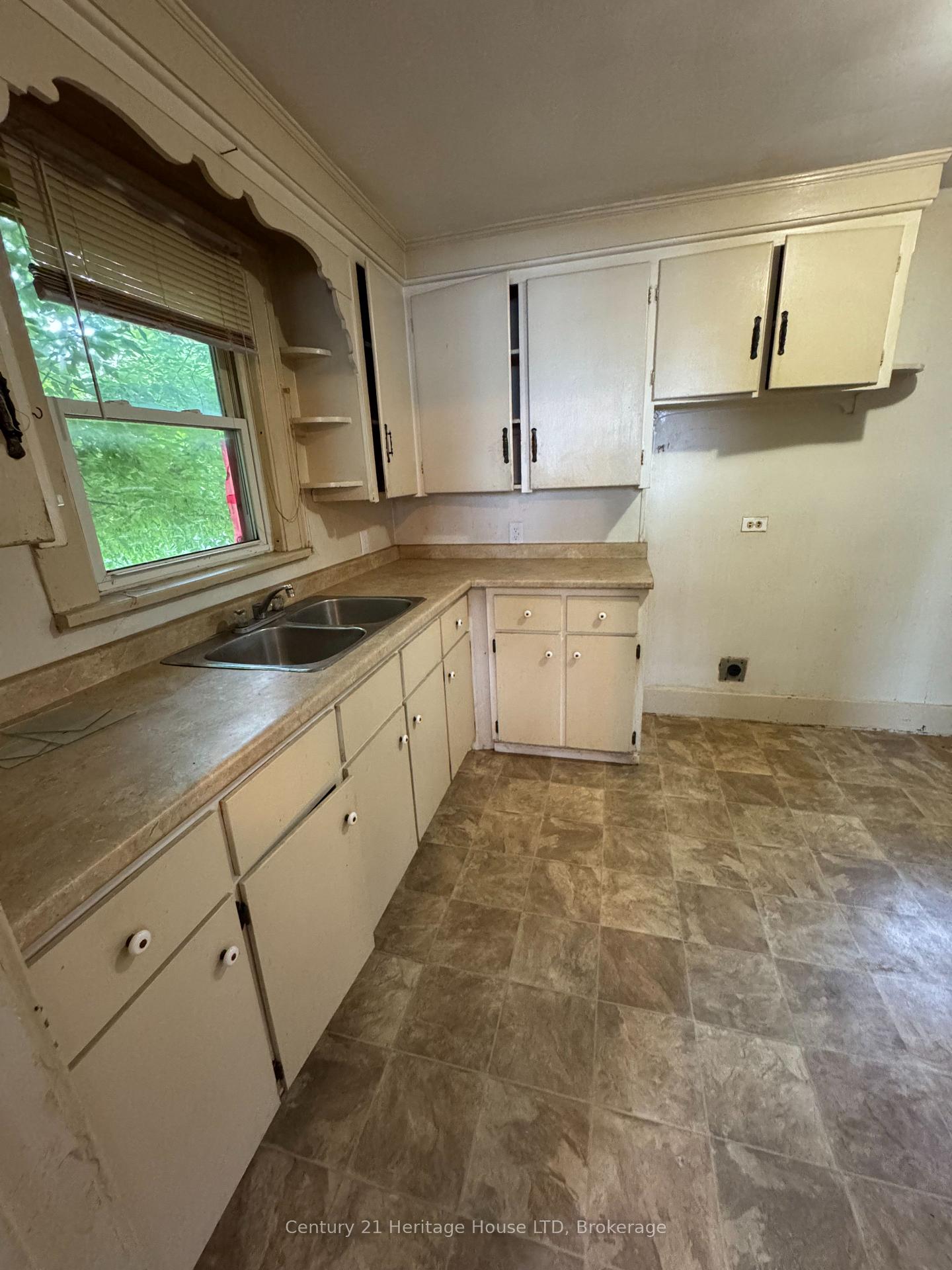 Photo 16 of 4680 Ryerson Crescent, Niagara Falls, Downtown — HOMEH