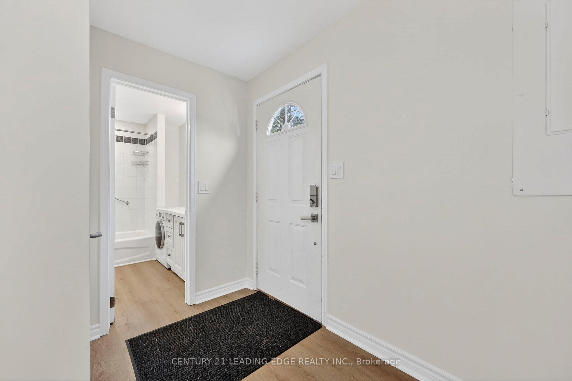 Photo 4 of 2073 Kate Avenue, Innisfil, Alcona — HOMEH