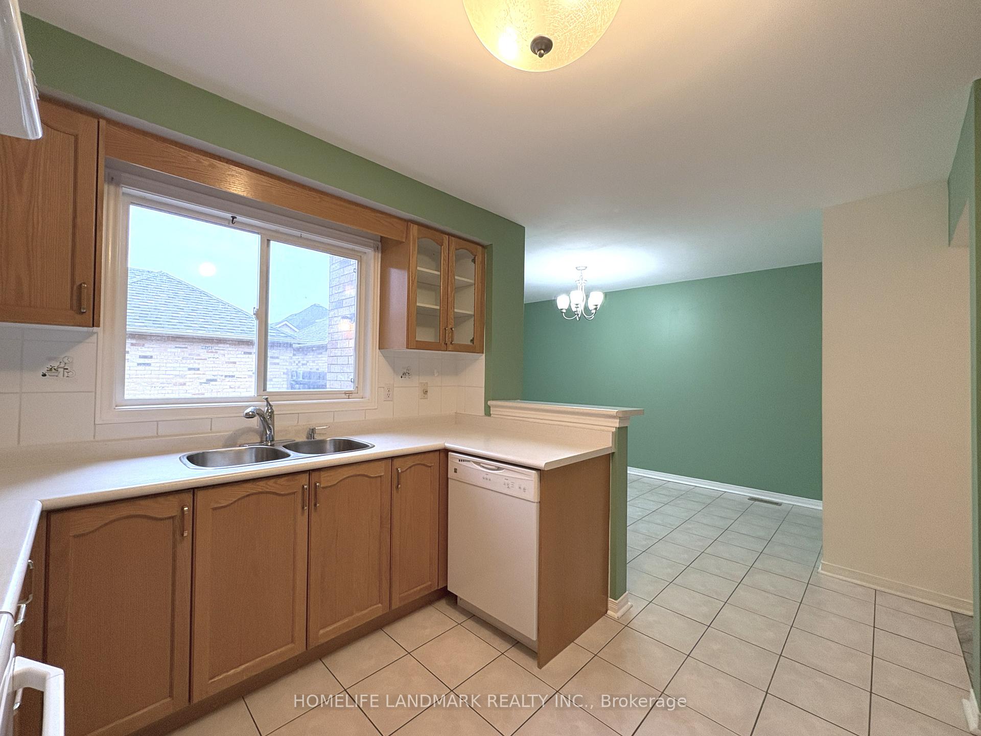 Photo 10 of 65 Cariglia Trail, Markham, Village Green-South Unionville — HOMEH