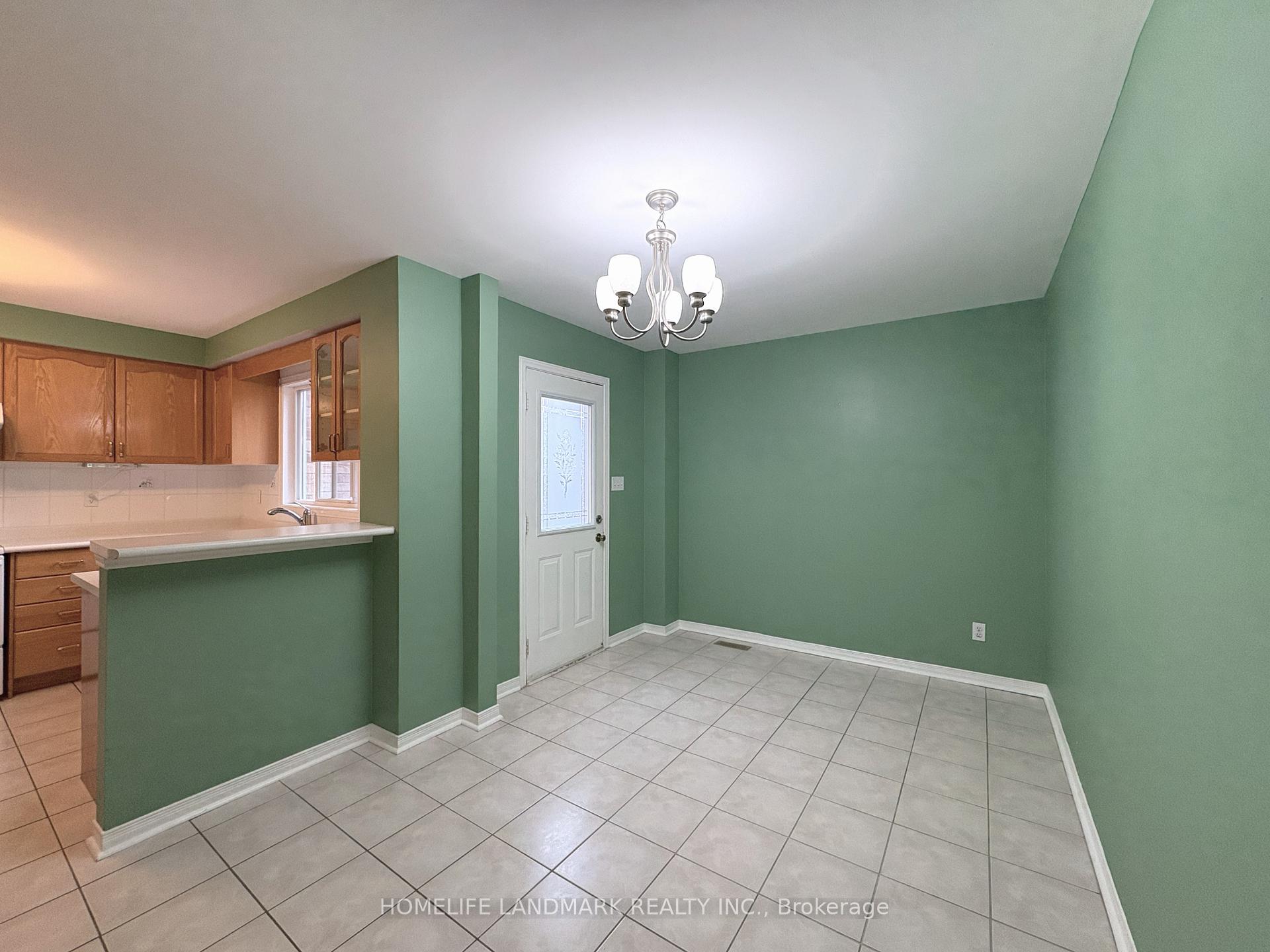 Photo 12 of 65 Cariglia Trail, Markham, Village Green-South Unionville — HOMEH