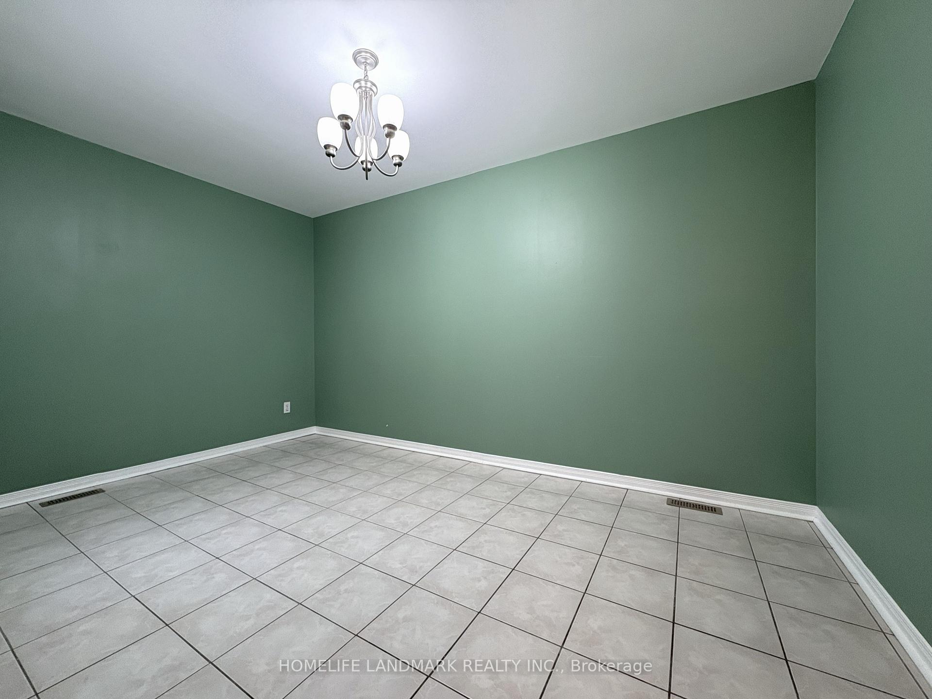 Photo 13 of 65 Cariglia Trail, Markham, Village Green-South Unionville — HOMEH