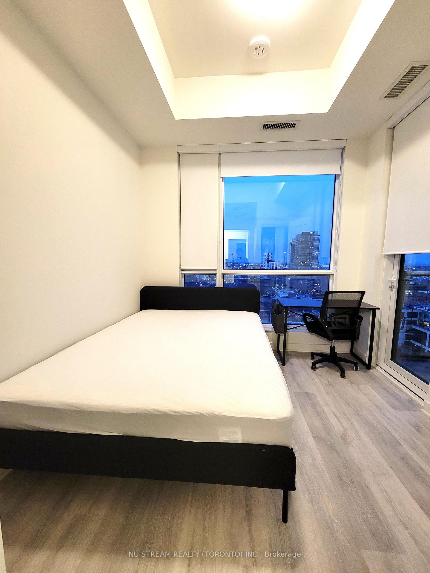 Photo 5 of Unit 1710, 70 Princess Street, Toronto, Waterfront Communities — HOMEH