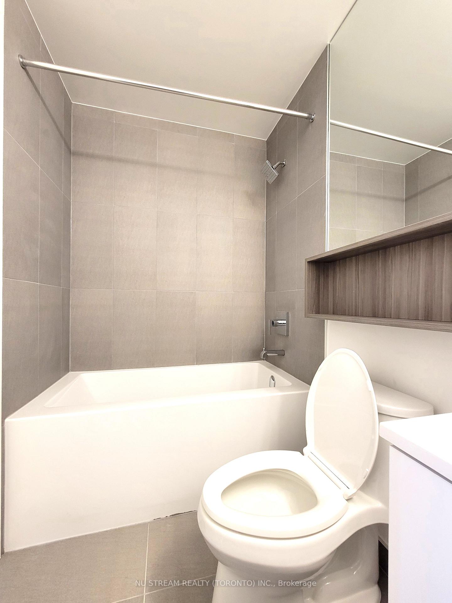 Photo 7 of Unit 1710, 70 Princess Street, Toronto, Waterfront Communities — HOMEH