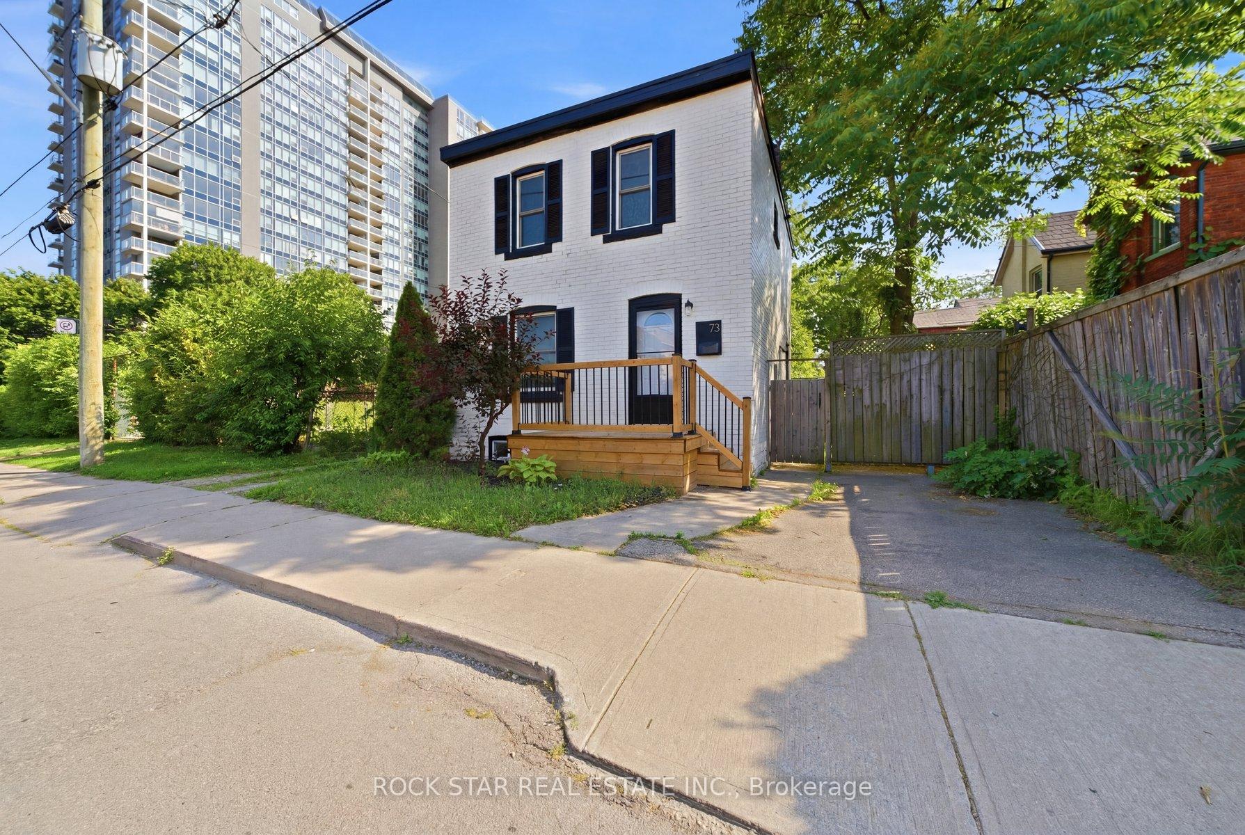 Photo 2 of 73 Peter Street, Hamilton, Strathcona — HOMEH