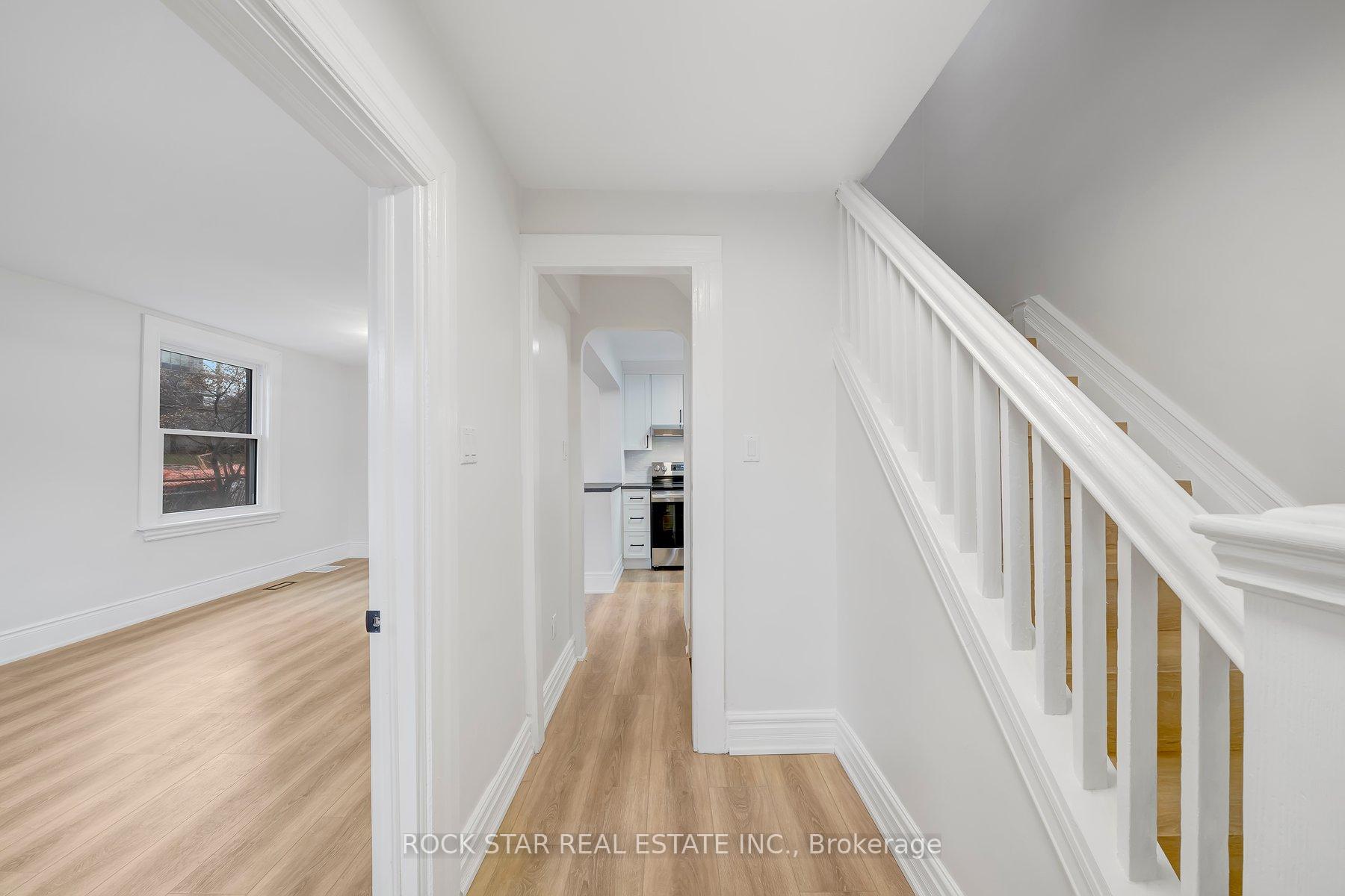 Photo 4 of 73 Peter Street, Hamilton, Strathcona — HOMEH