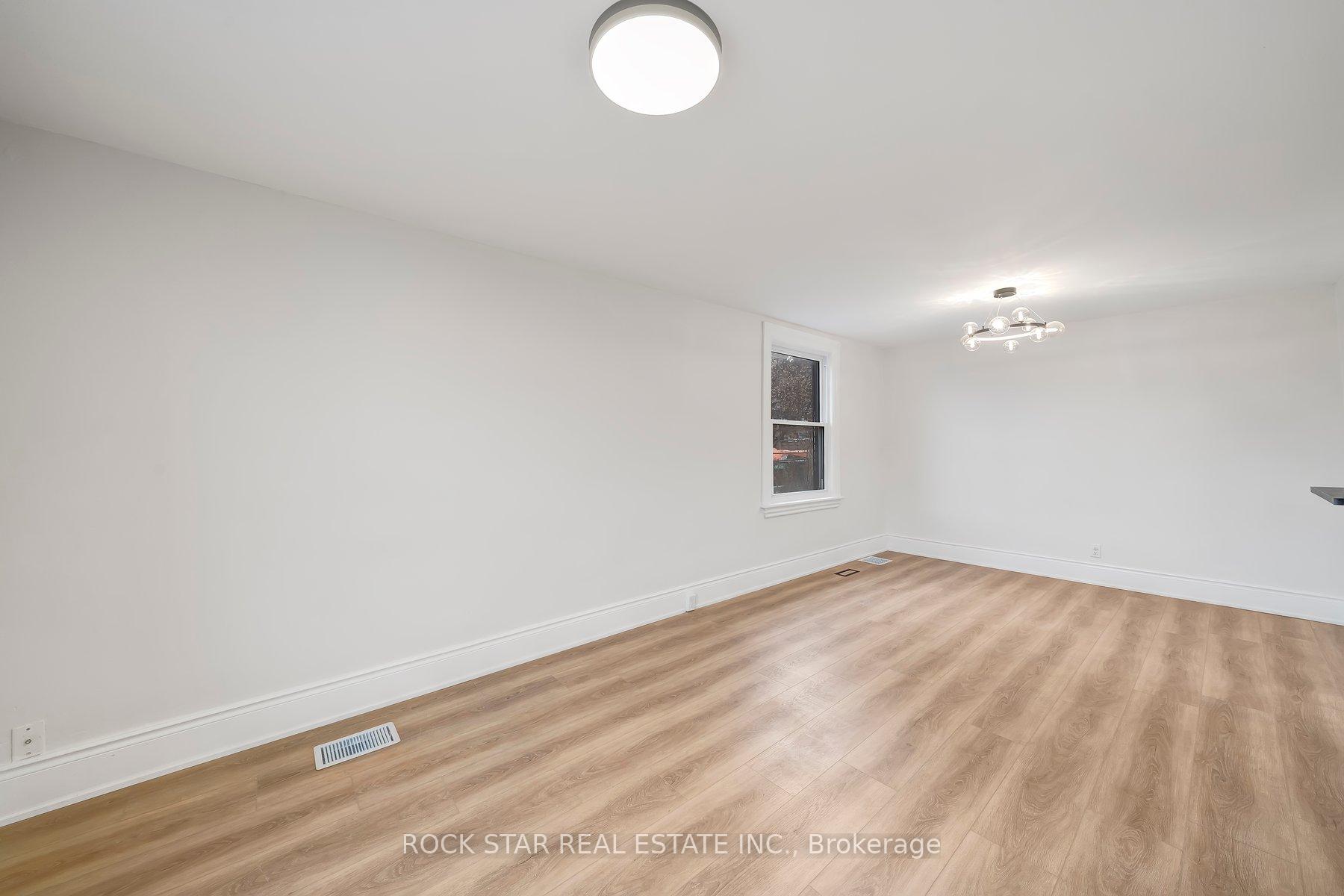 Photo 7 of 73 Peter Street, Hamilton, Strathcona — HOMEH