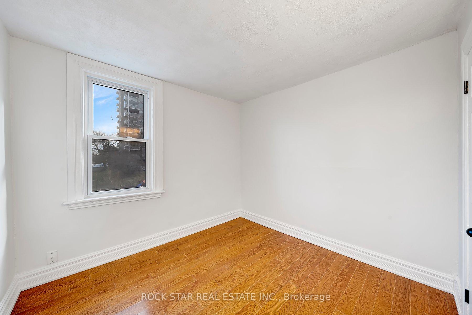 Photo 18 of 73 Peter Street, Hamilton, Strathcona — HOMEH