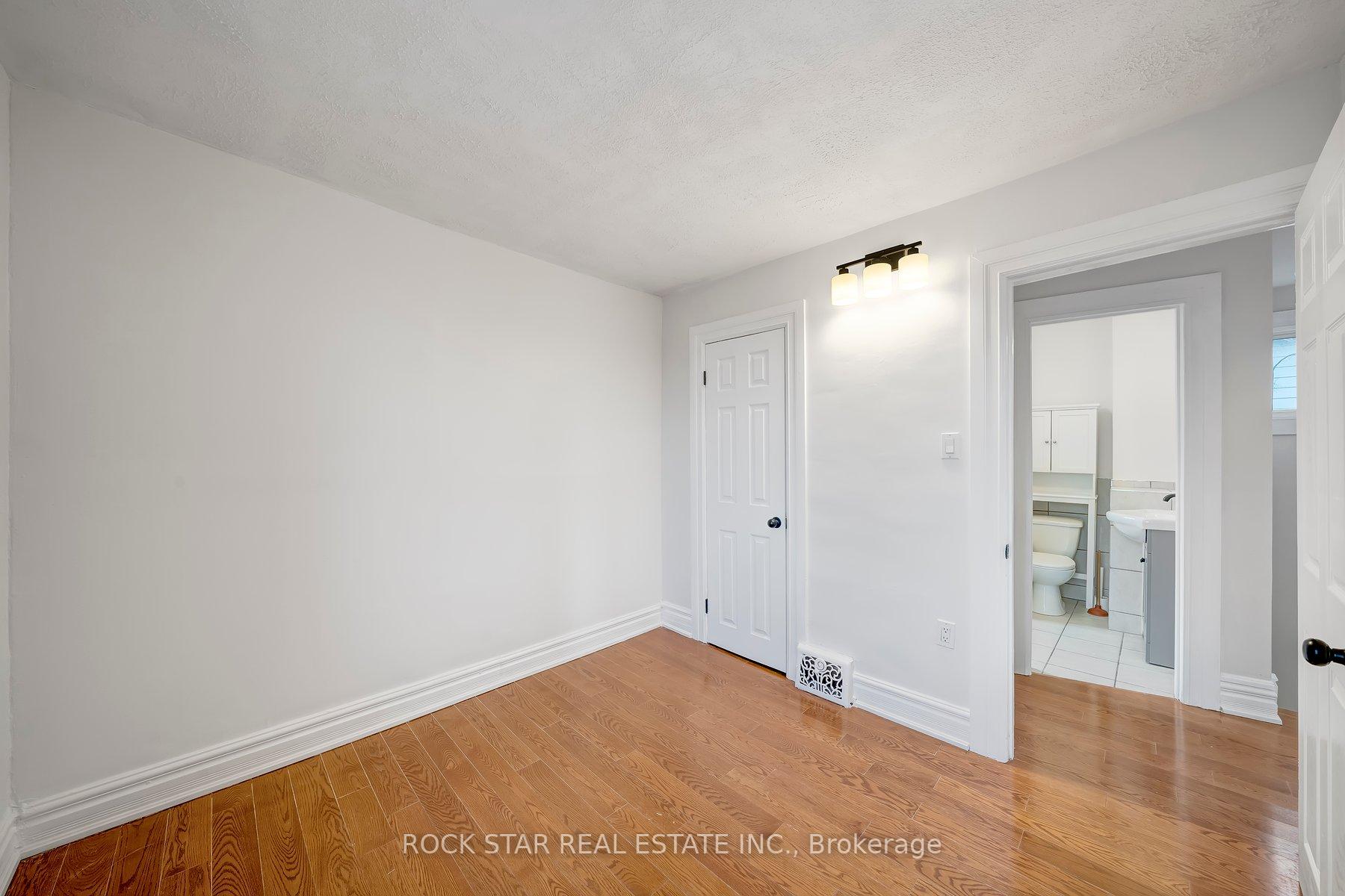 Photo 19 of 73 Peter Street, Hamilton, Strathcona — HOMEH