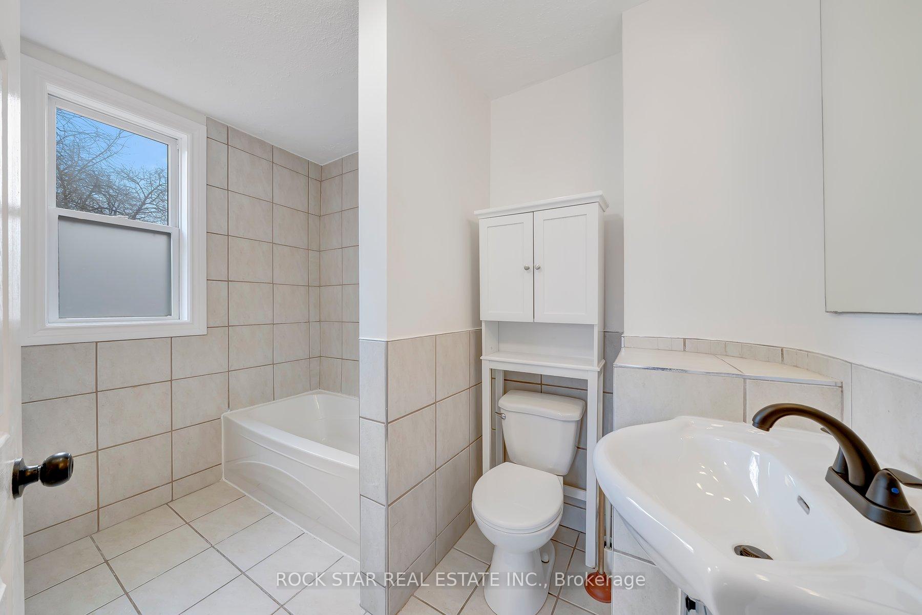 Photo 20 of 73 Peter Street, Hamilton, Strathcona — HOMEH