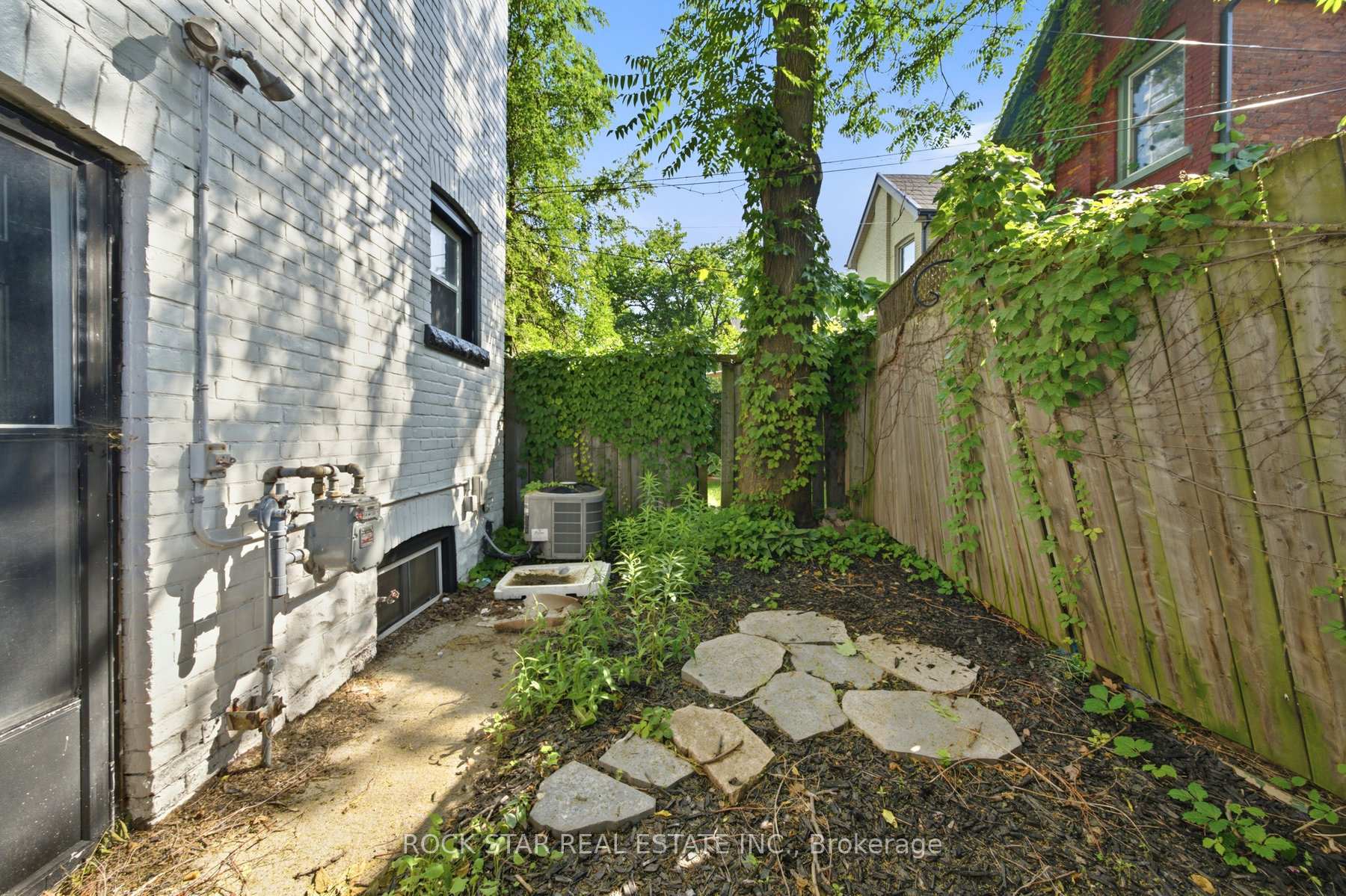 Photo 25 of 73 Peter Street, Hamilton, Strathcona — HOMEH