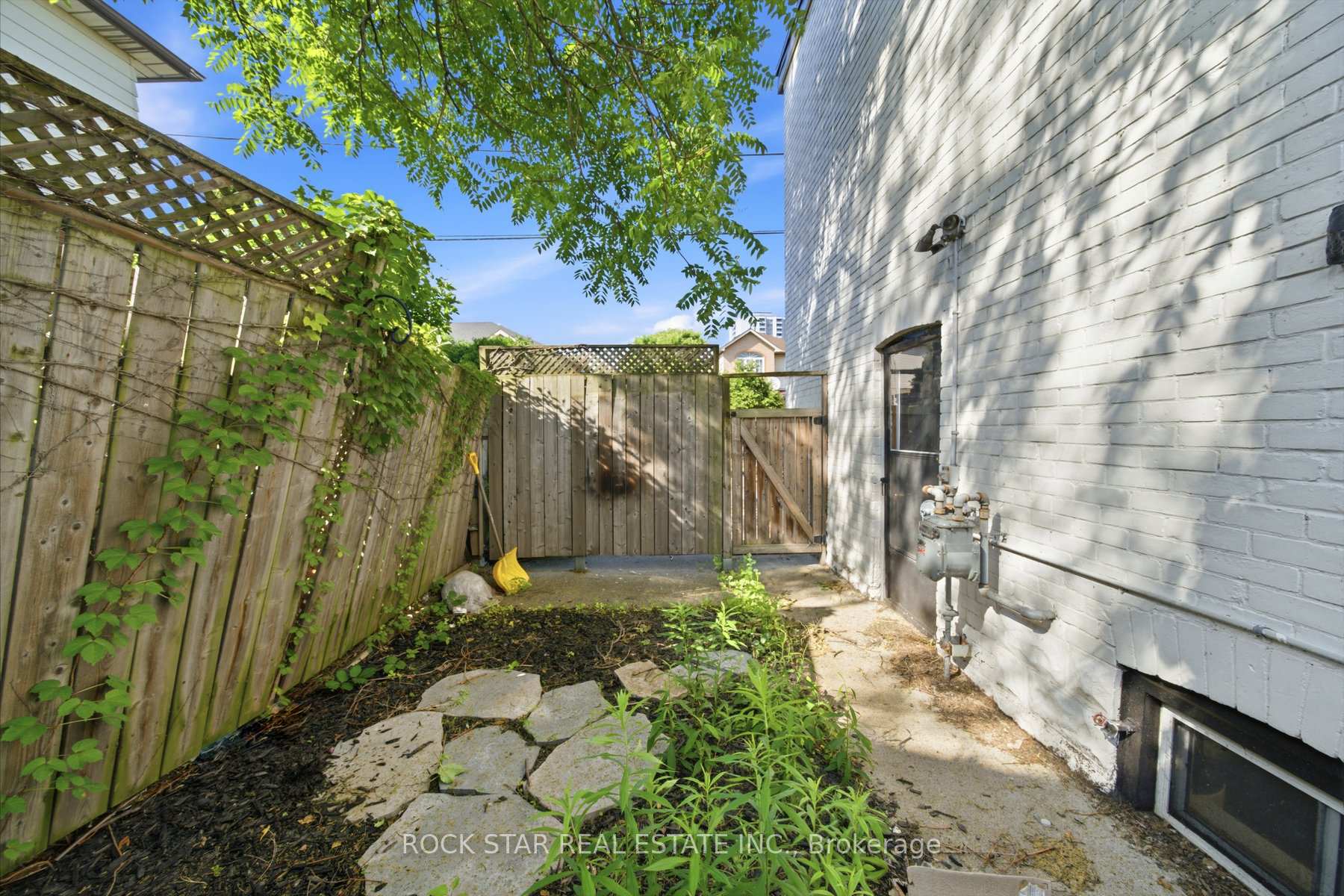 Photo 26 of 73 Peter Street, Hamilton, Strathcona — HOMEH