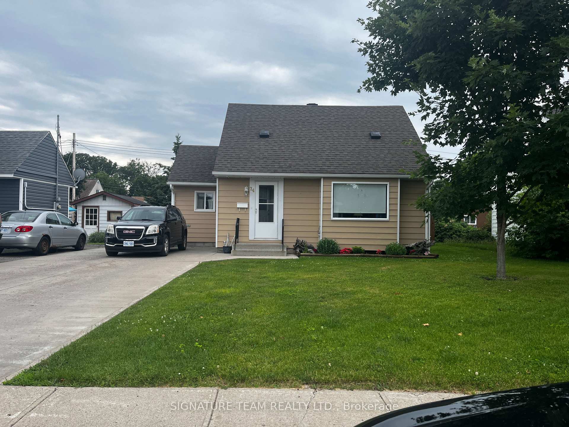 Photo 1 of 24 Peter Street, Renfrew, Renfrew — HOMEH