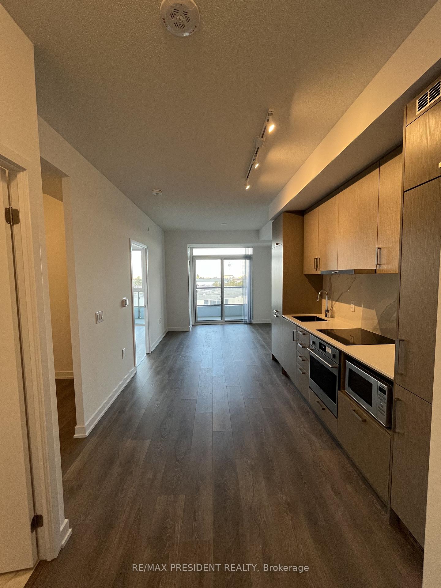 Photo 2 of Unit 616, 60 Honeycrisp Crescent, Vaughan, Vaughan Corporate Centre — HOMEH