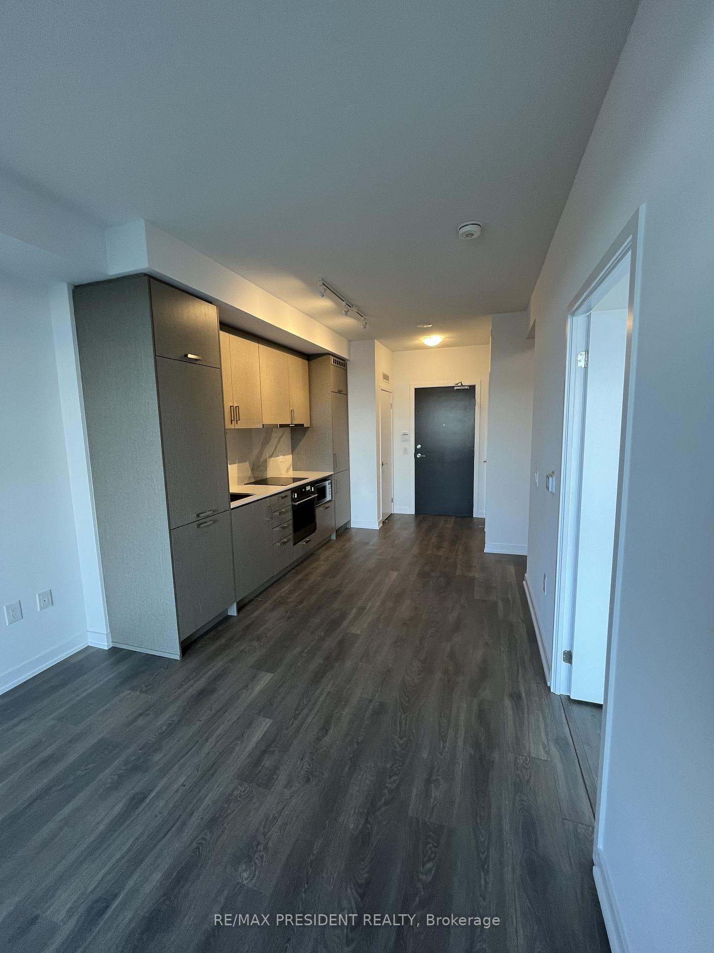 Photo 3 of Unit 616, 60 Honeycrisp Crescent, Vaughan, Vaughan Corporate Centre — HOMEH