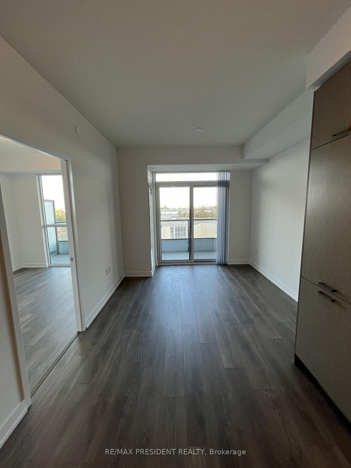 Photo 4 of Unit 616, 60 Honeycrisp Crescent, Vaughan, Vaughan Corporate Centre — HOMEH