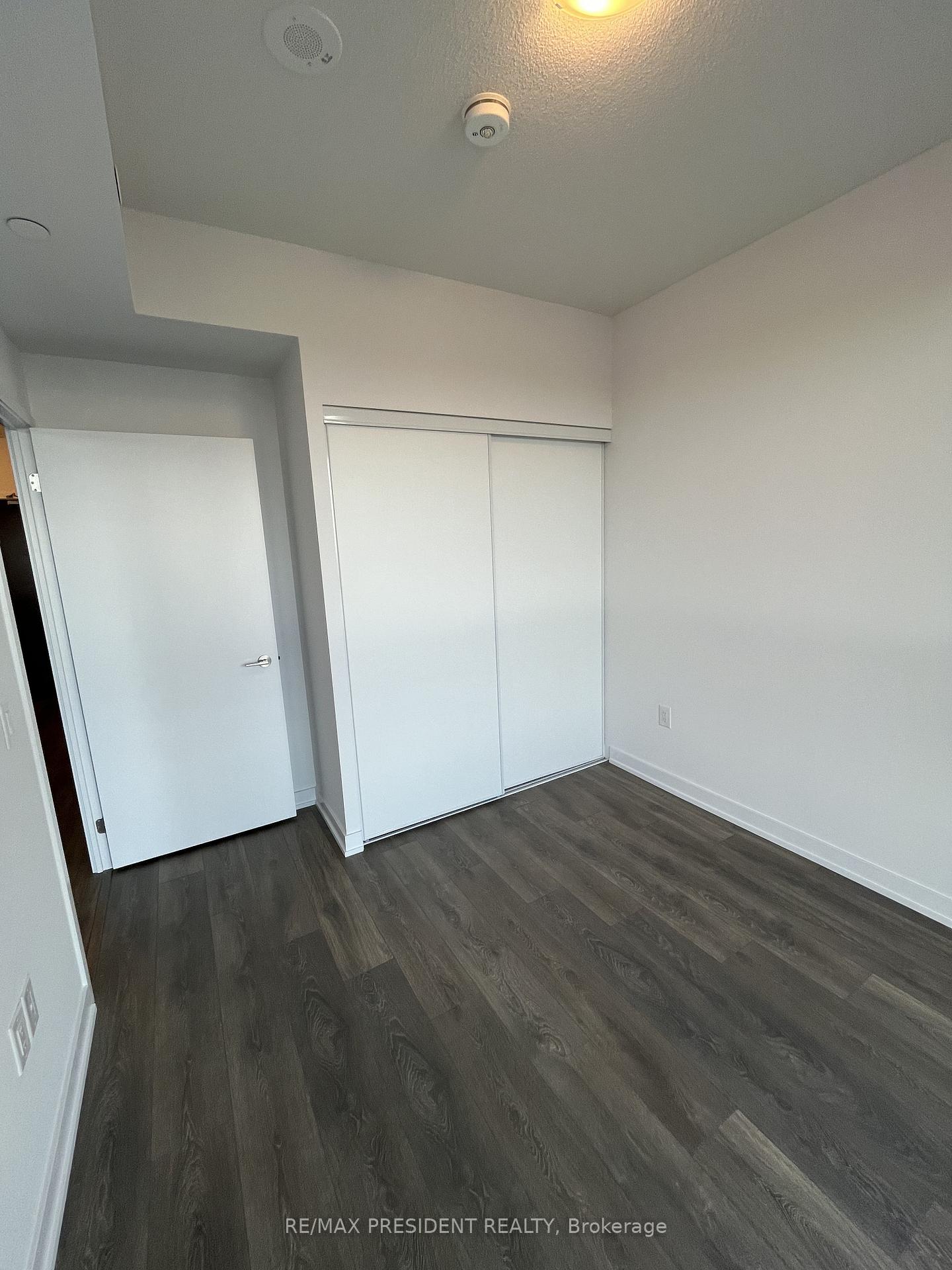 Photo 6 of Unit 616, 60 Honeycrisp Crescent, Vaughan, Vaughan Corporate Centre — HOMEH