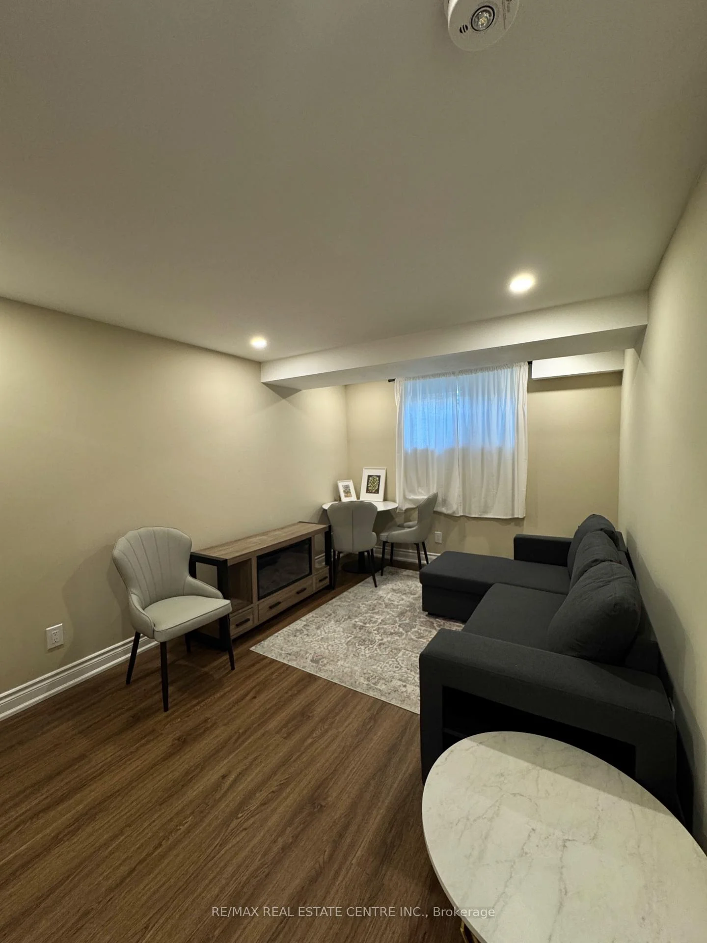 Photo 4 of 20 Dudley Drive, Guelph, Kortright East — HOMEH