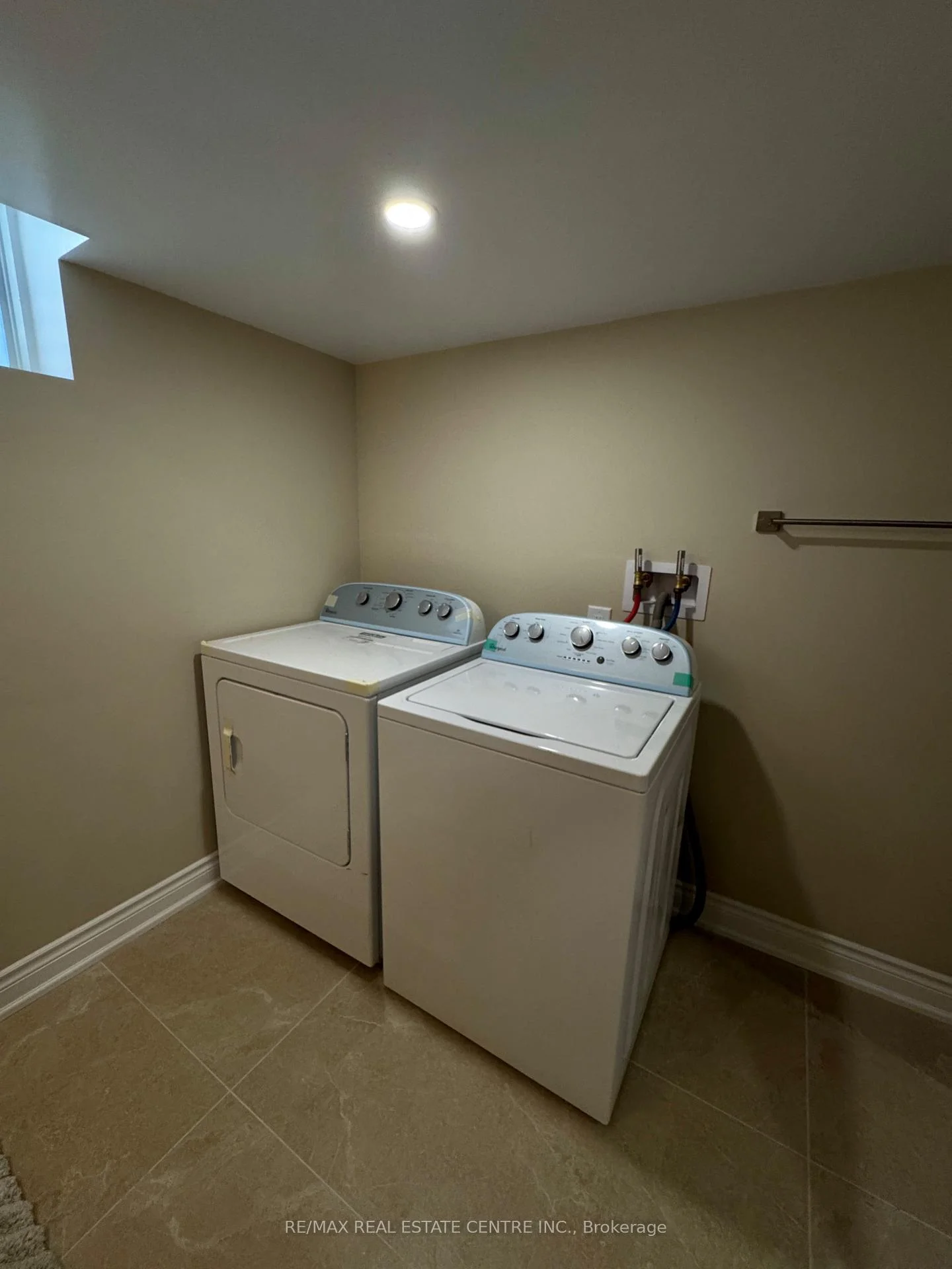 Photo 18 of 20 Dudley Drive, Guelph, Kortright East — HOMEH