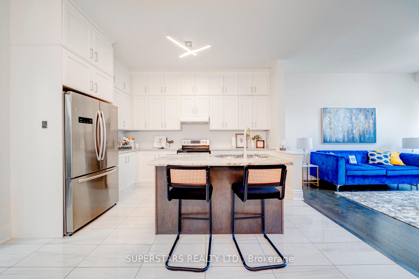 Photo 7 of 236 Paradelle Drive, Richmond Hill, Oak Ridges Lake Wilcox — HOMEH