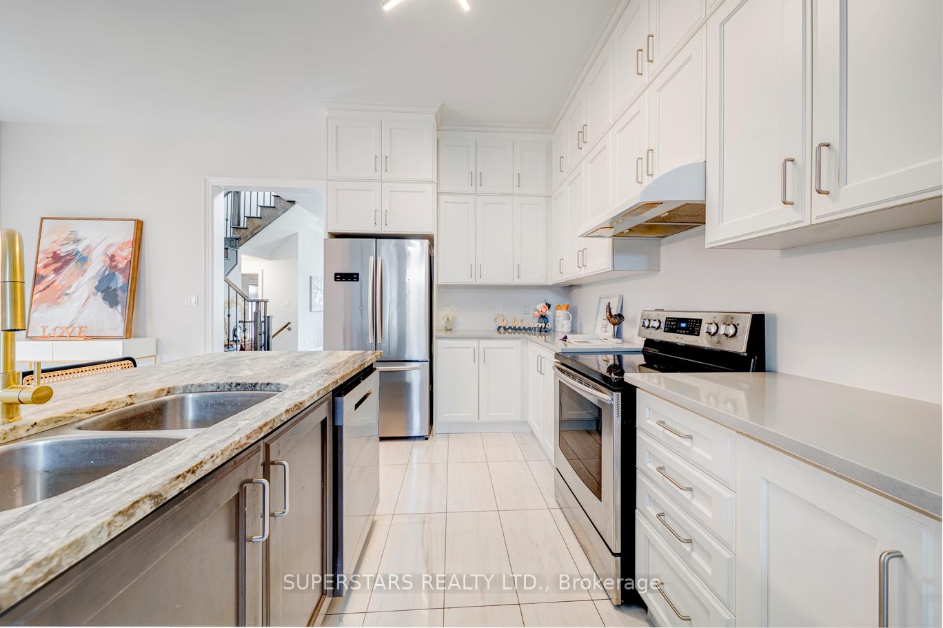 Photo 8 of 236 Paradelle Drive, Richmond Hill, Oak Ridges Lake Wilcox — HOMEH