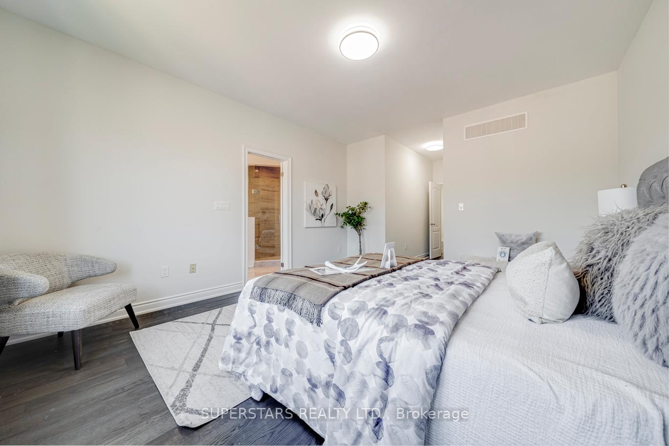Photo 17 of 236 Paradelle Drive, Richmond Hill, Oak Ridges Lake Wilcox — HOMEH