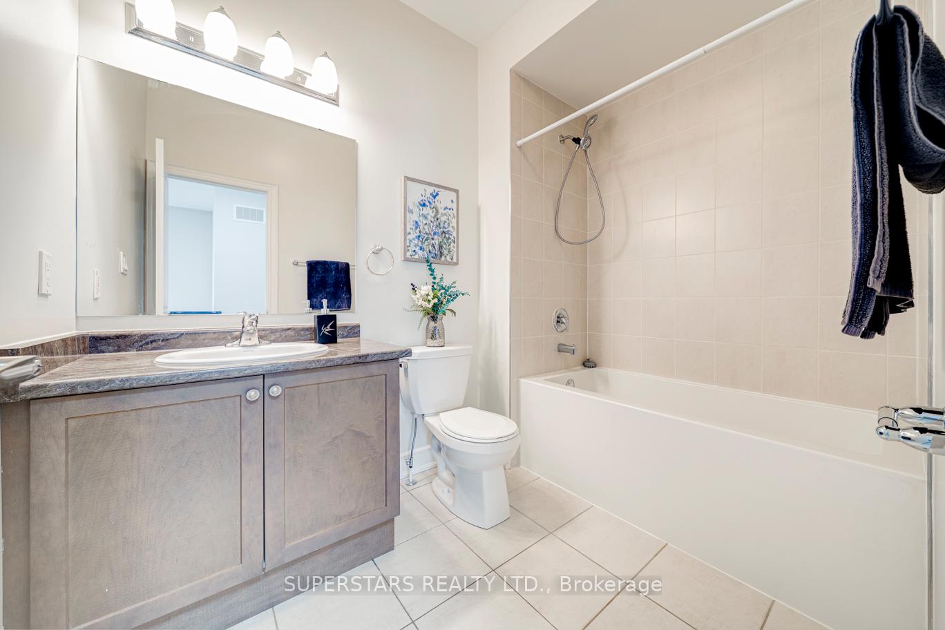 Photo 25 of 236 Paradelle Drive, Richmond Hill, Oak Ridges Lake Wilcox — HOMEH