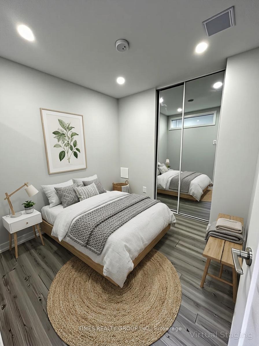 Photo 3 of Unit 401, 15 Walmer Road, Toronto, The Annex — HOMEH