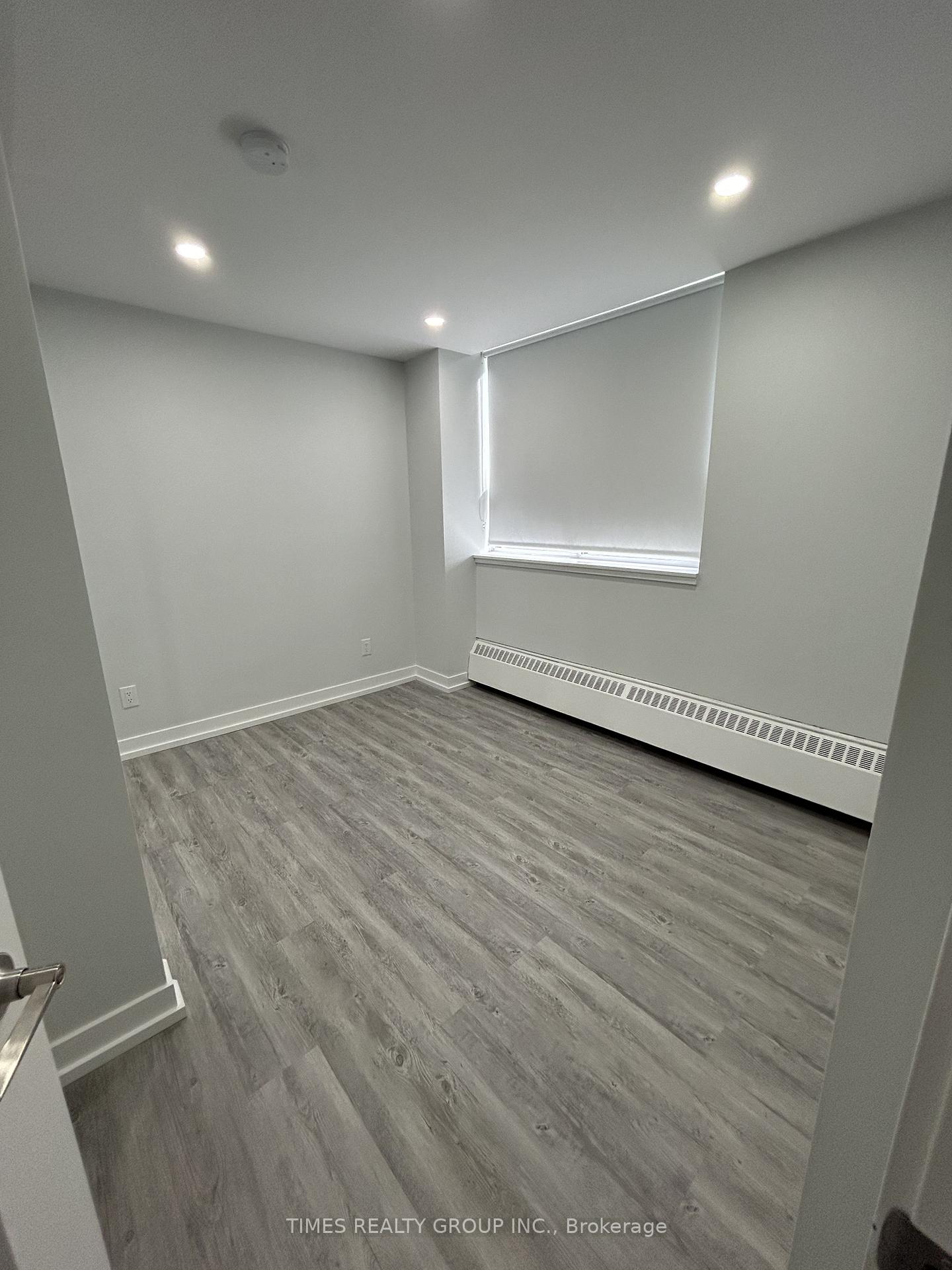 Photo 10 of Unit 401, 15 Walmer Road, Toronto, The Annex — HOMEH