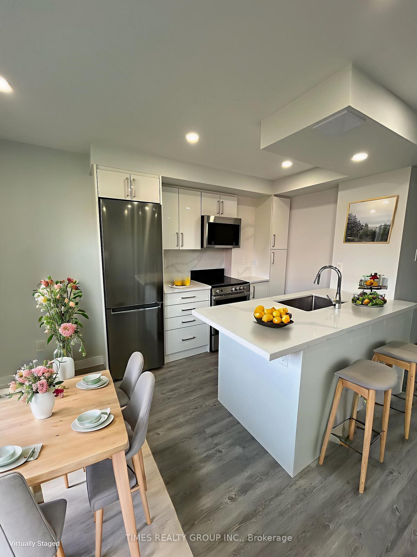 Photo 2 of Unit 405, 15 Walmer Road, Toronto, The Annex — HOMEH