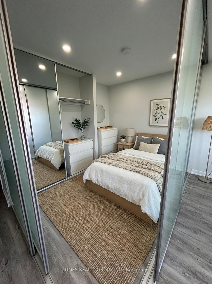 Photo 3 of Unit 405, 15 Walmer Road, Toronto, The Annex — HOMEH