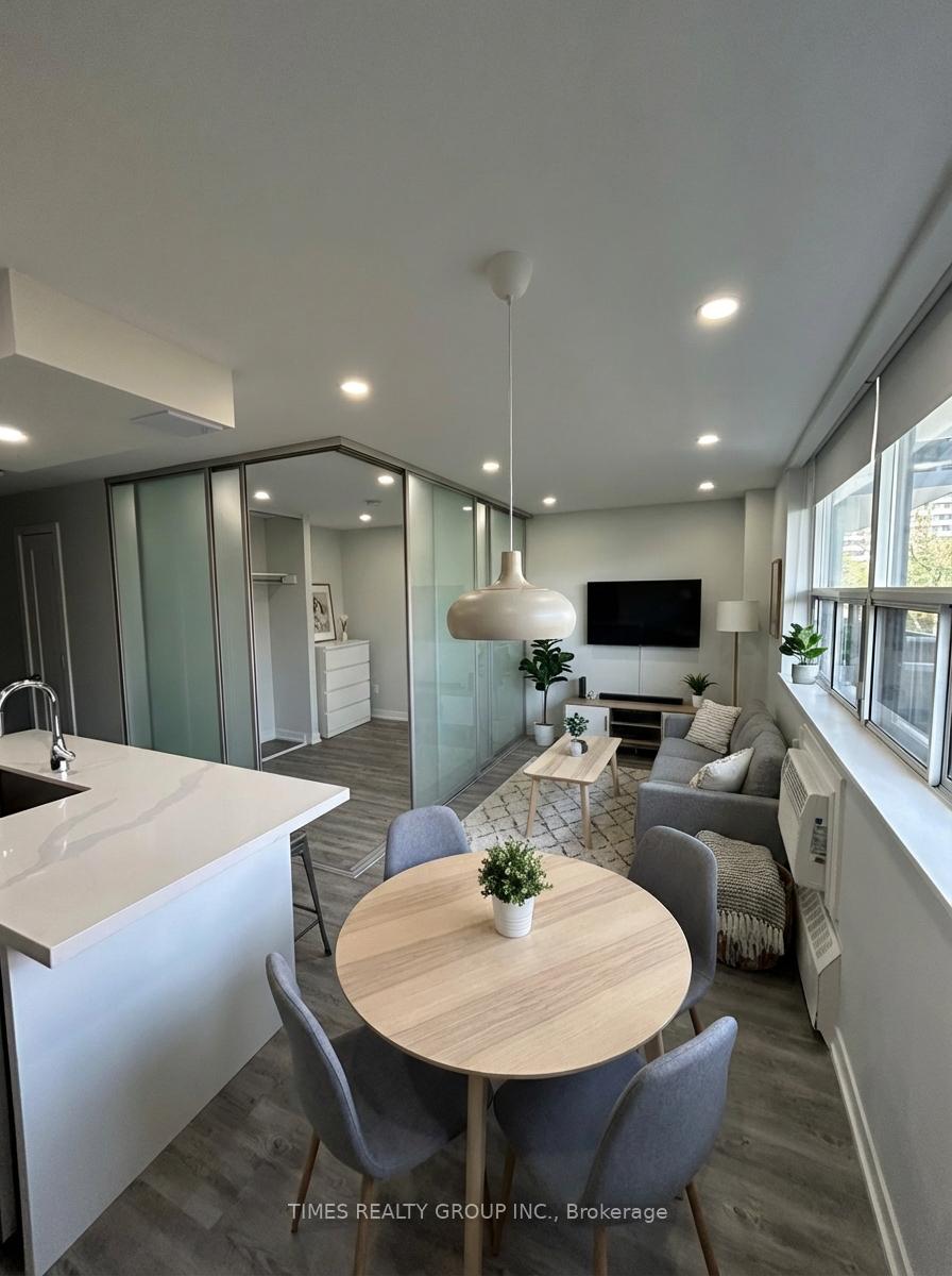 Photo 5 of Unit 405, 15 Walmer Road, Toronto, The Annex — HOMEH