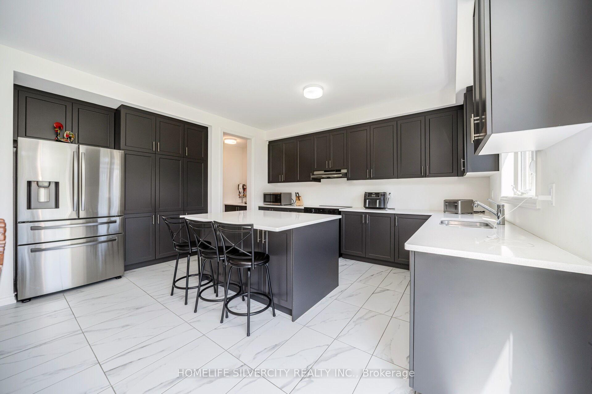 Photo 20 of 4 Sandhill Crescent, Adjala-Tosorontio, Rural Adjala-Tosorontio — HOMEH