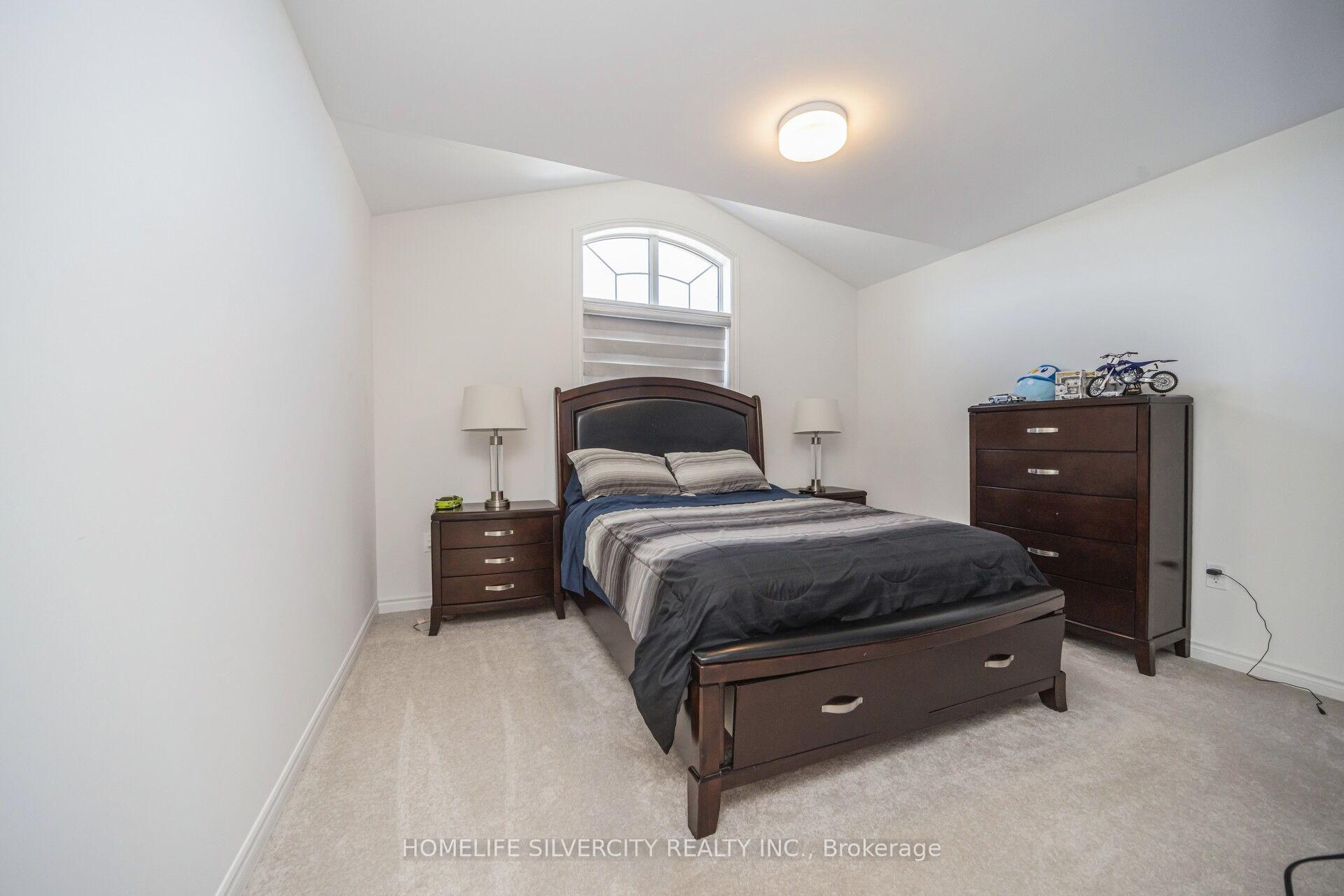Photo 44 of 4 Sandhill Crescent, Adjala-Tosorontio, Rural Adjala-Tosorontio — HOMEH