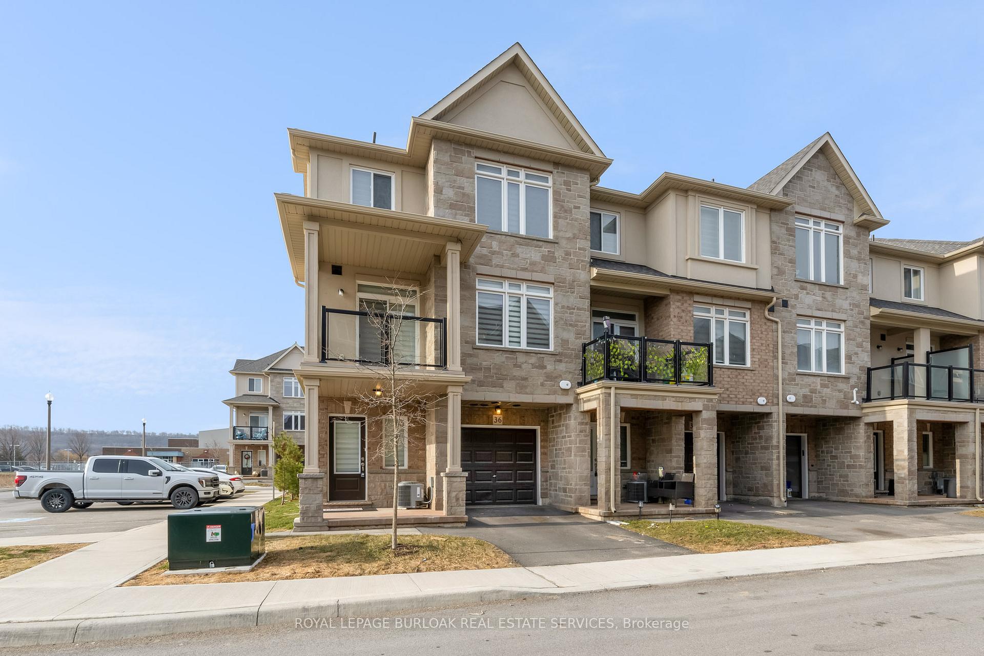 Photo 2 of Unit 36, 40 Zinfandel Drive, Hamilton, Winona — HOMEH
