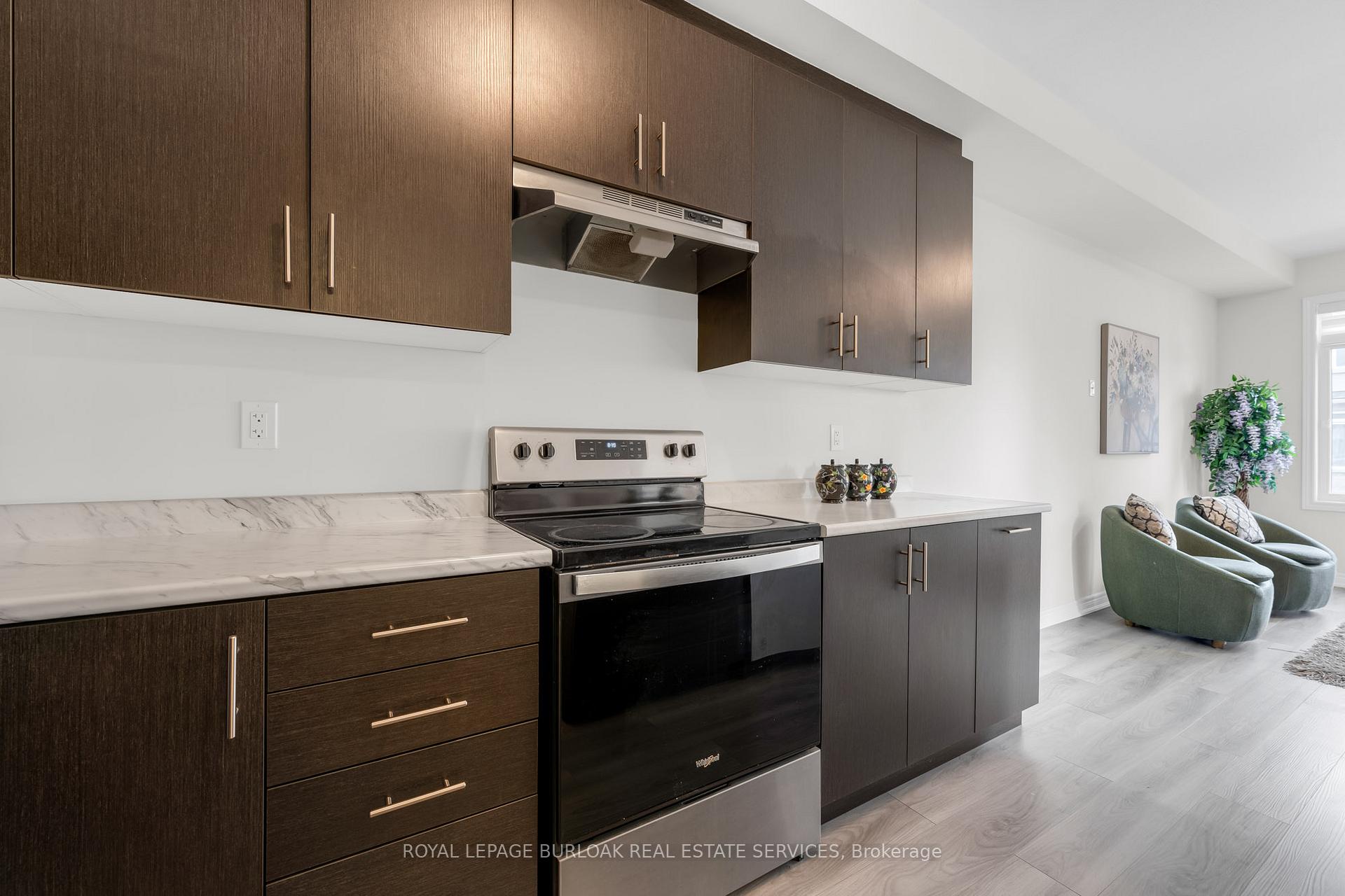 Photo 9 of Unit 36, 40 Zinfandel Drive, Hamilton, Winona — HOMEH