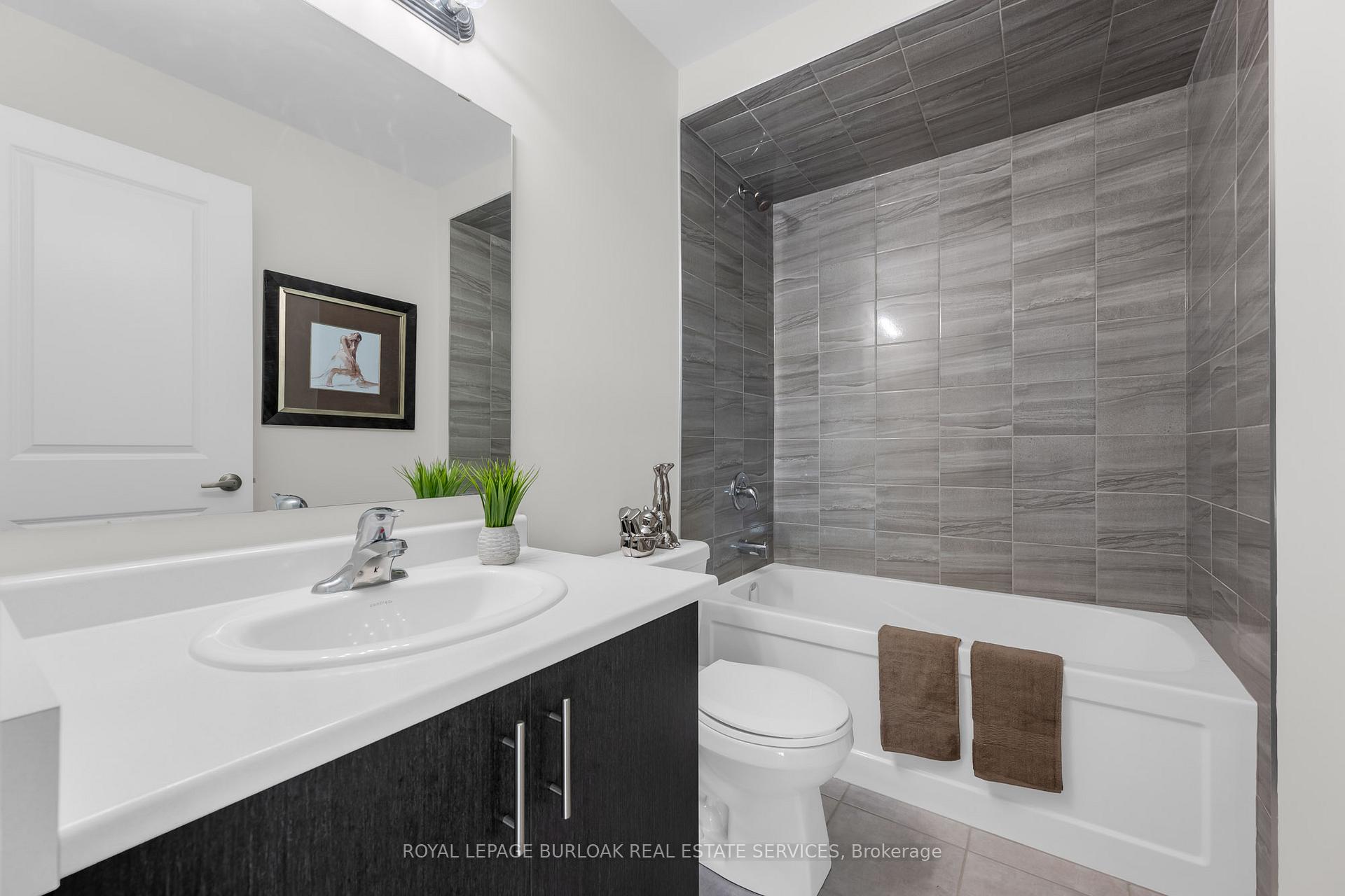 Photo 17 of Unit 36, 40 Zinfandel Drive, Hamilton, Winona — HOMEH