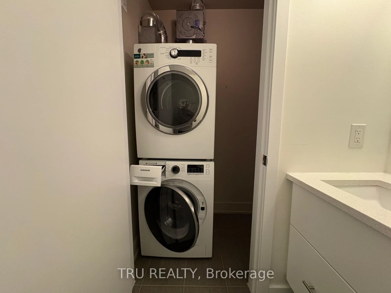 Photo 5 of Unit 607, 108 Richmond Road, Ottawa, Westboro/Hampton Park — HOMEH