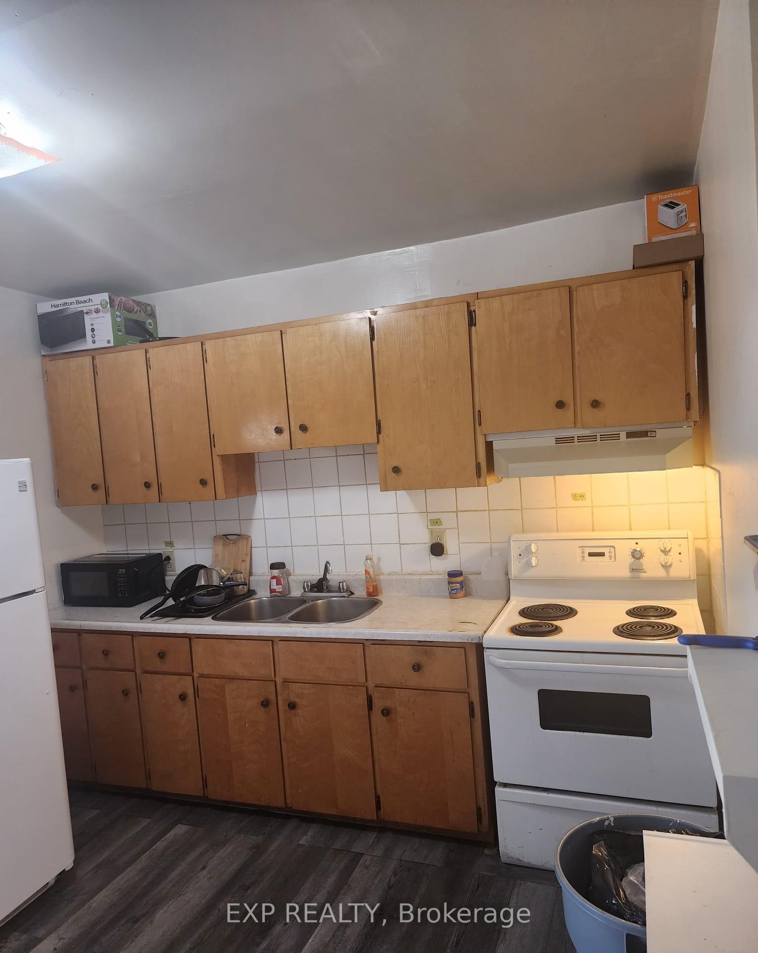 Photo 3 of 521 Barton Street E, Hamilton, Gibson — HOMEH