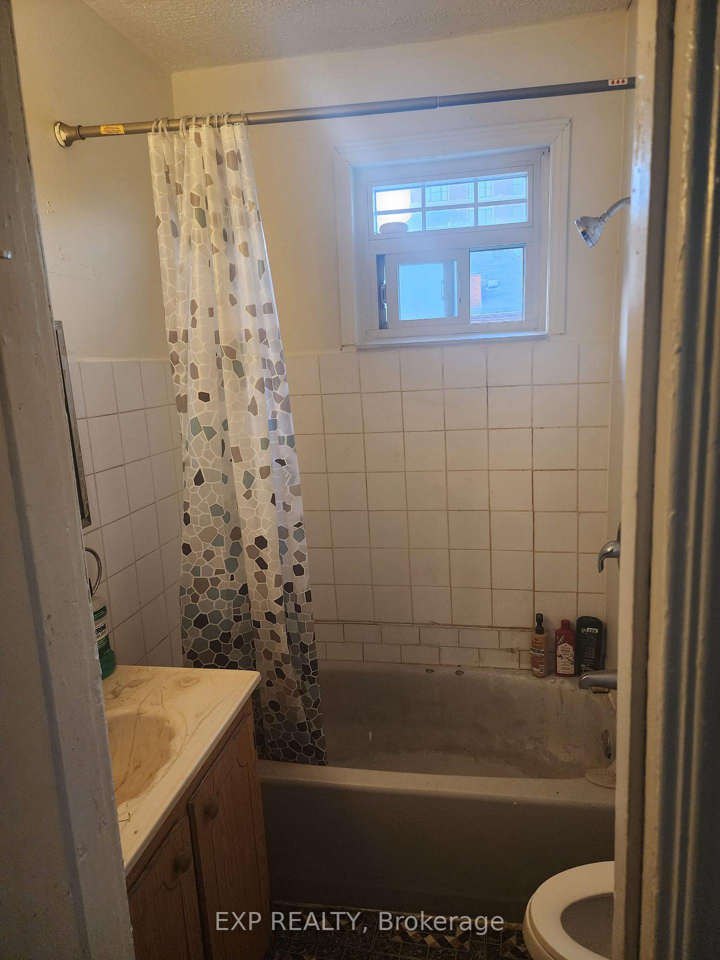 Photo 12 of 521 Barton Street E, Hamilton, Gibson — HOMEH