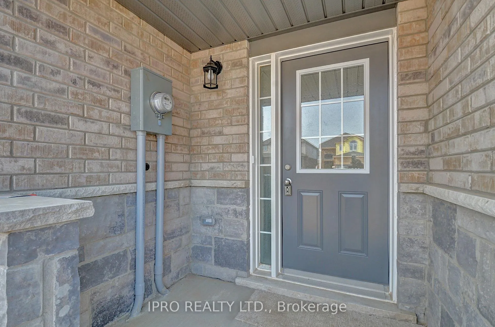 Photo 2 of 29 Arlington Parkway, Brant, Paris — HOMEH