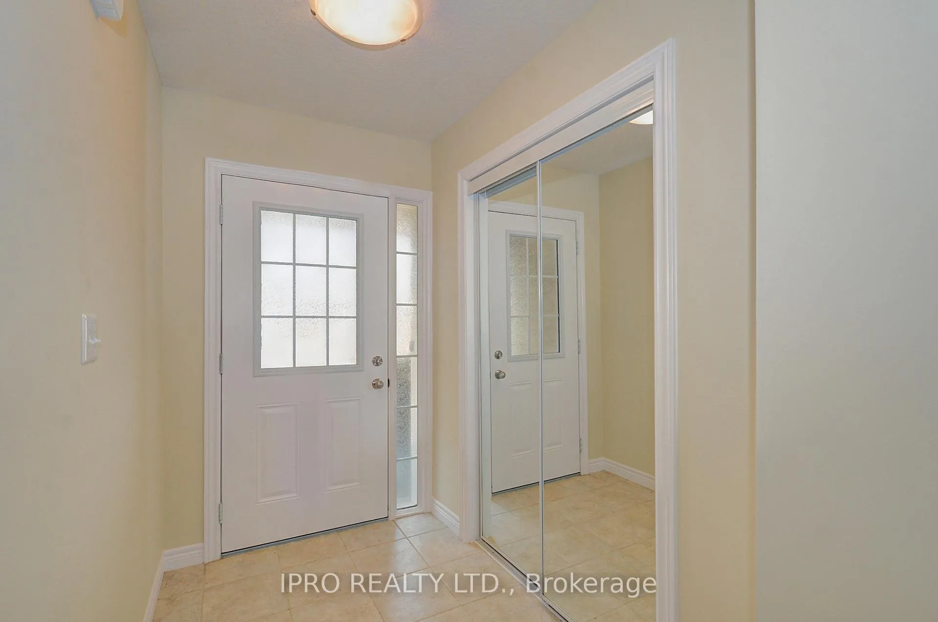 Photo 3 of 29 Arlington Parkway, Brant, Paris — HOMEH