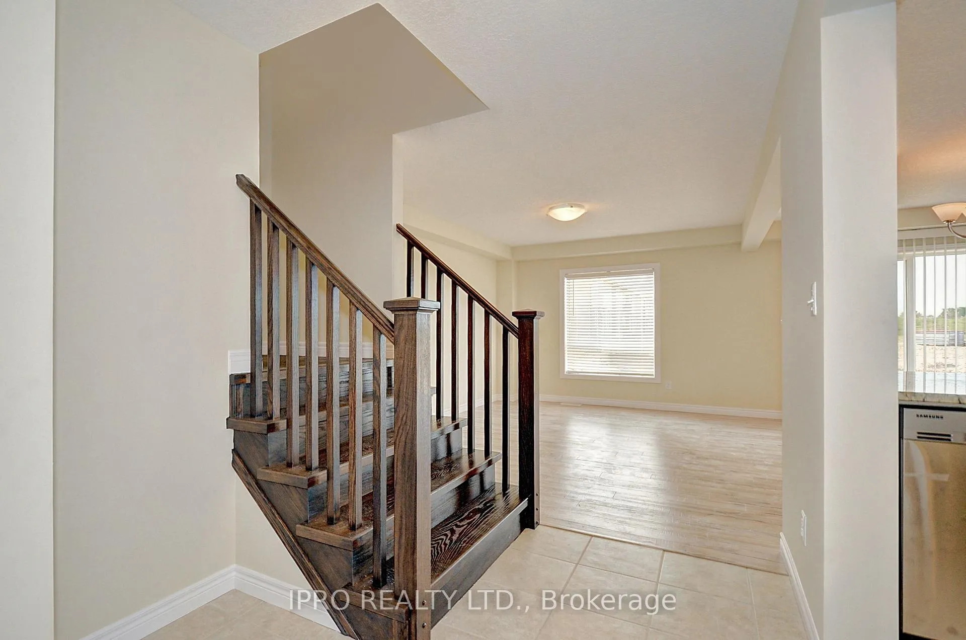 Photo 14 of 29 Arlington Parkway, Brant, Paris — HOMEH