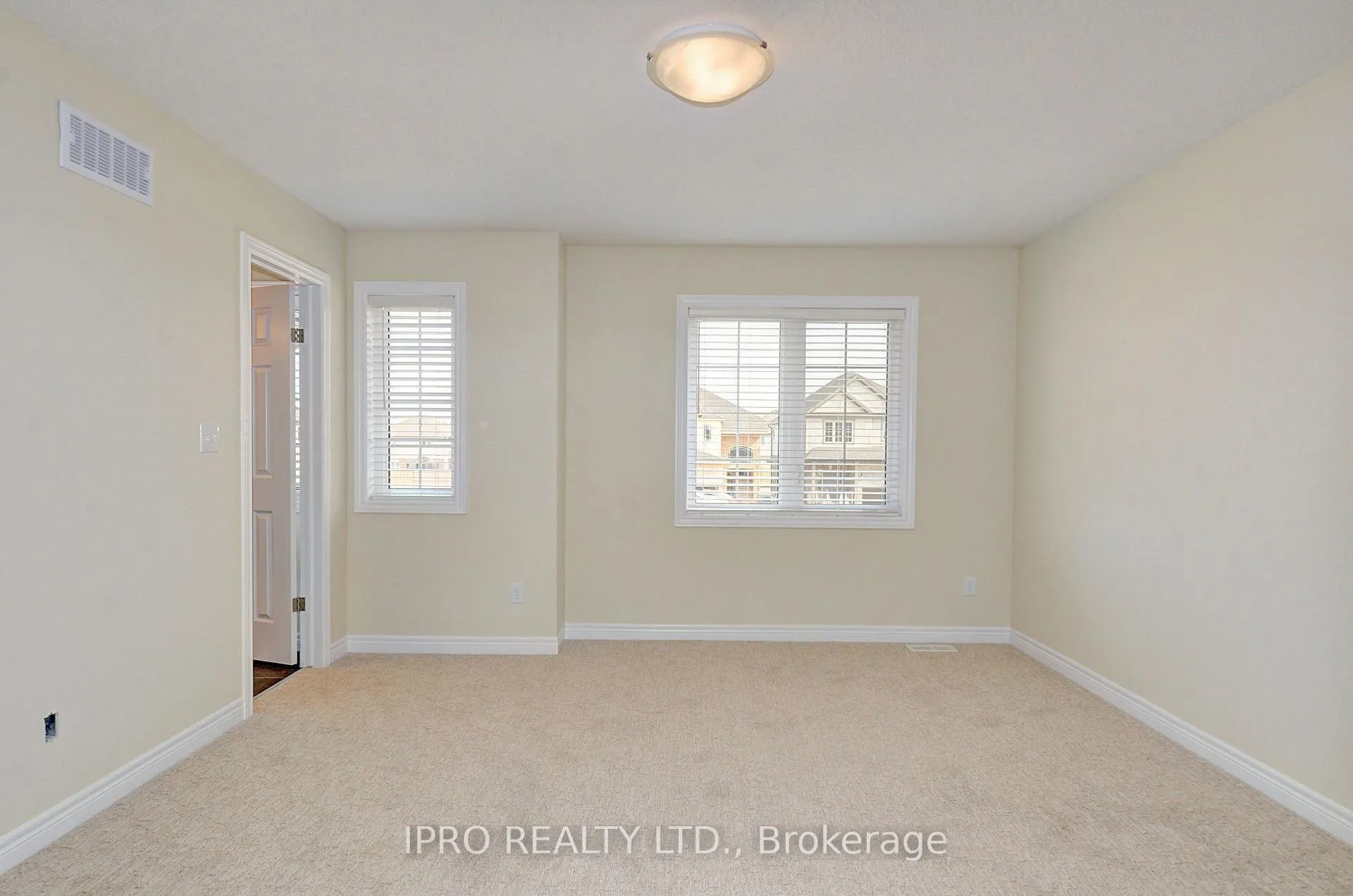 Photo 16 of 29 Arlington Parkway, Brant, Paris — HOMEH