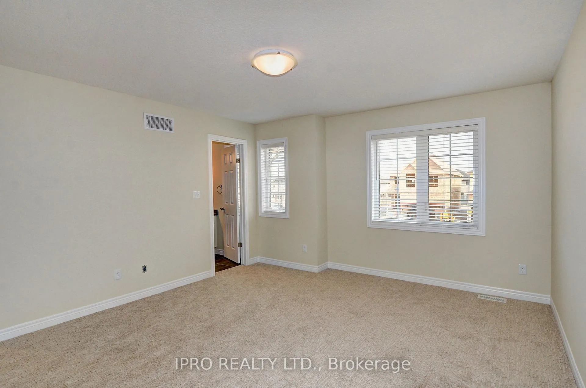 Photo 17 of 29 Arlington Parkway, Brant, Paris — HOMEH