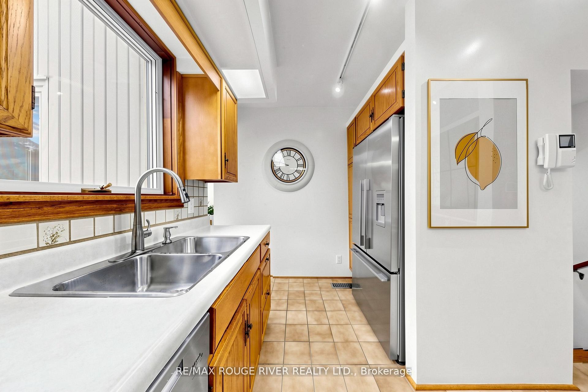 Photo 10 of 149 Brooklawn Avenue, Scarborough, Cliffcrest — HOMEH