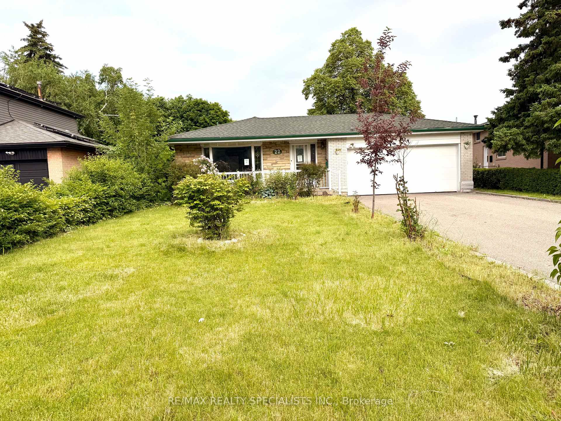 Photo 1 of 22 Beechwood Crescent, Brampton, Avondale — HOMEH