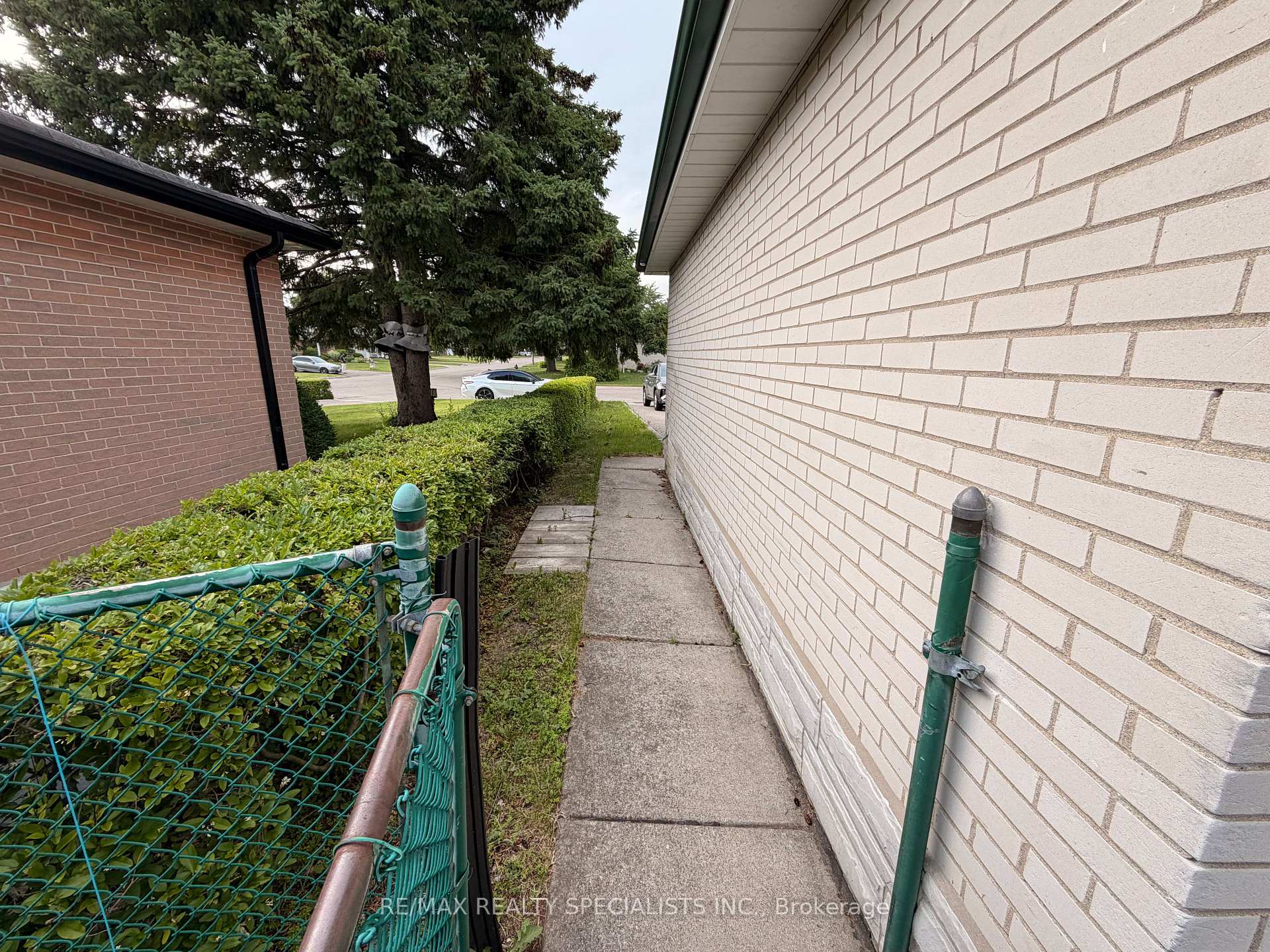 Photo 22 of 22 Beechwood Crescent, Brampton, Avondale — HOMEH