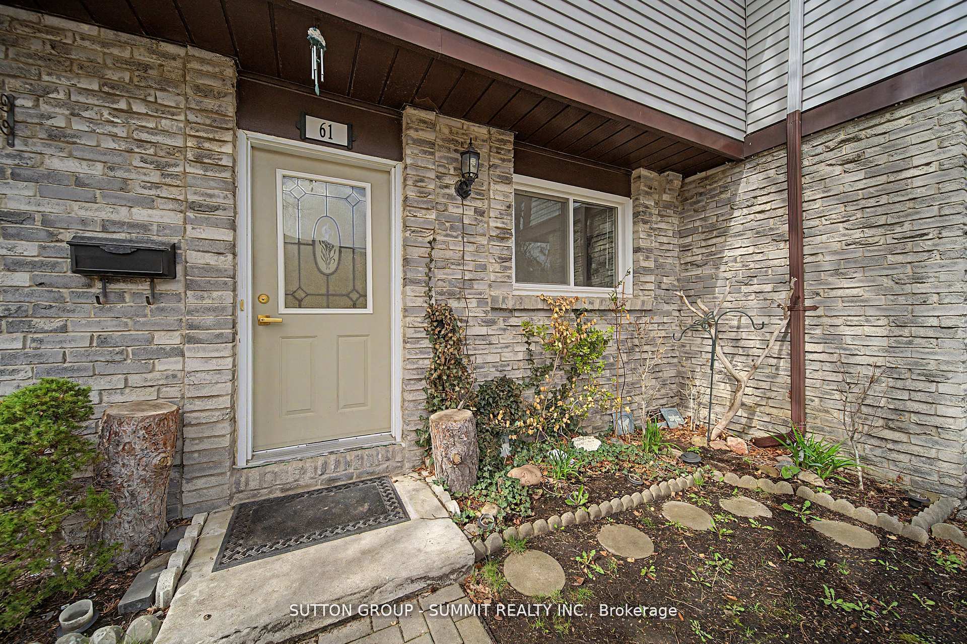 Photo 2 of Unit 61, 45 Hansen Road N, Brampton, Madoc — HOMEH