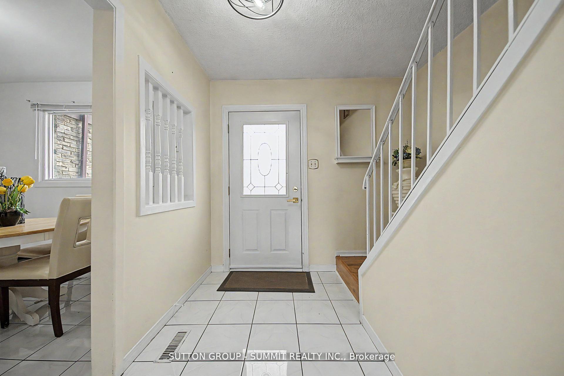 Photo 3 of Unit 61, 45 Hansen Road N, Brampton, Madoc — HOMEH