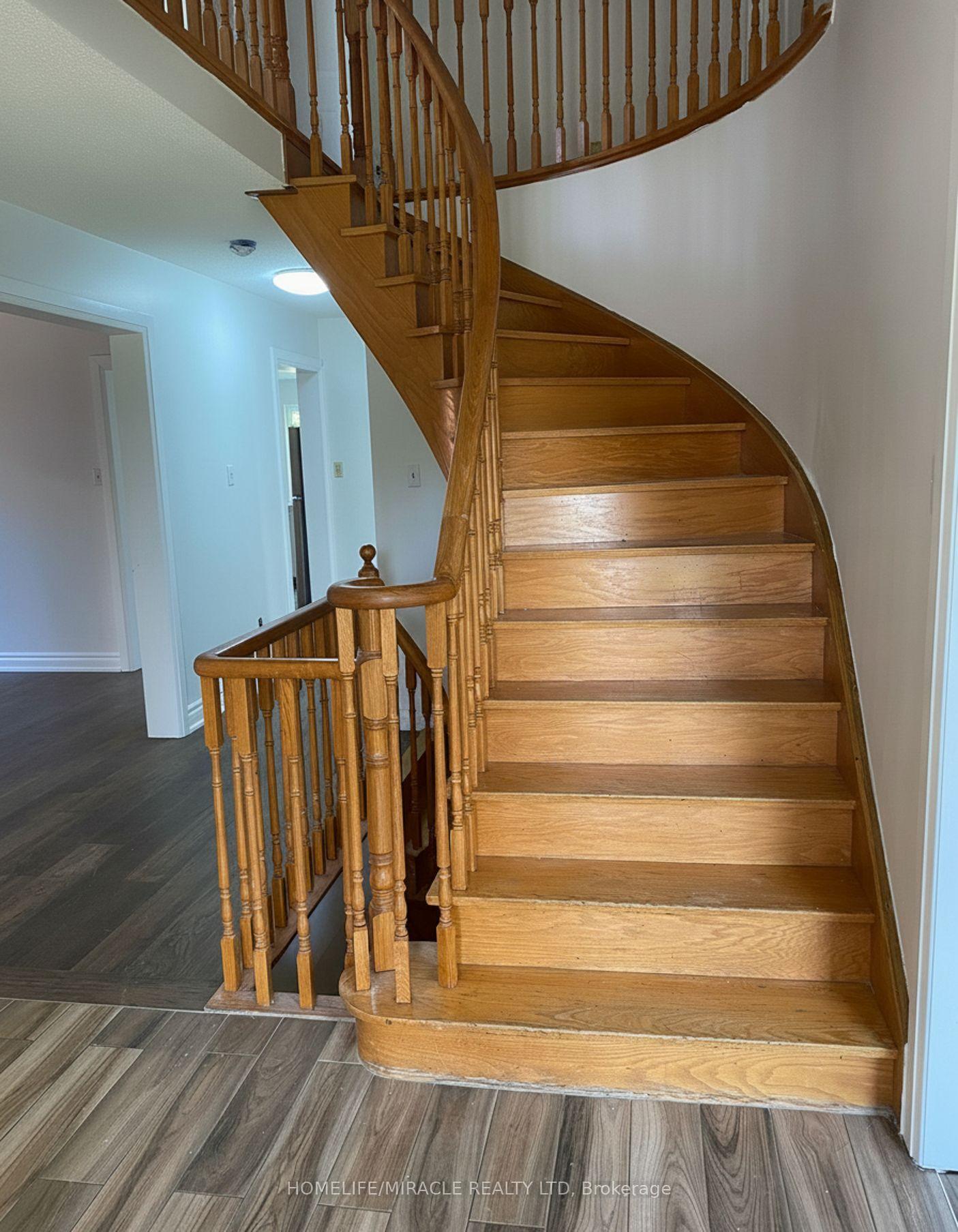 Photo 6 of 2 Edinborough Lane, Clarington, Courtice — HOMEH